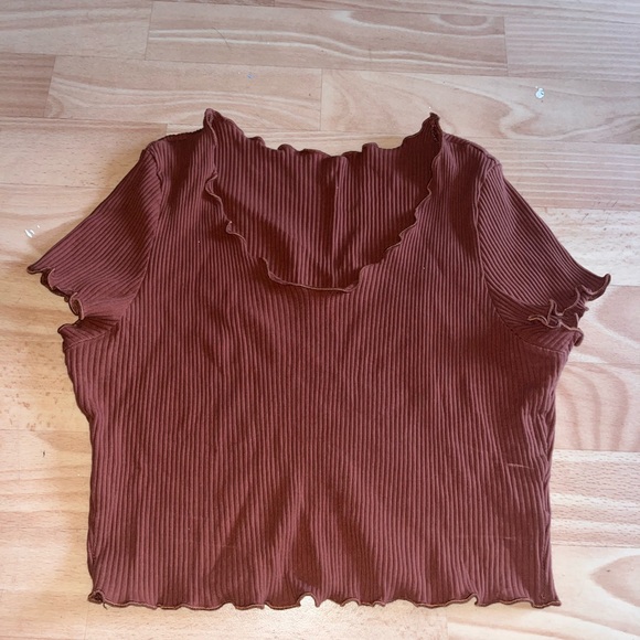 Small White Skirt + 2 Small Brown Crop Tops - Picture 4 of 4